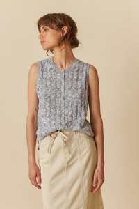 Indi & Cold Pointelle Knit Vest Azul