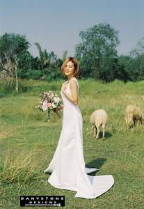 Mermaid Wedding Dresses: V-Back Wedding Dress with Long Fishtail