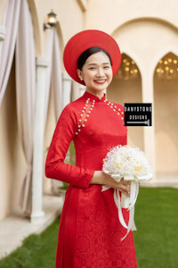 Vietnamese Wedding Dress: Luxurious Pearl-Trimmed Brocade Bridal Ao Dai