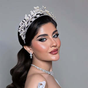 Elegant Pearl & Leaf Bridal Crown - Nature-Inspired Beauty