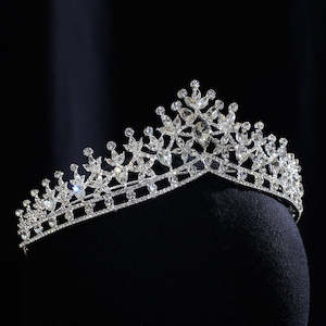 Brides Crown: Elegant Floral Crystal Bridal Crown - Timeless Grace
