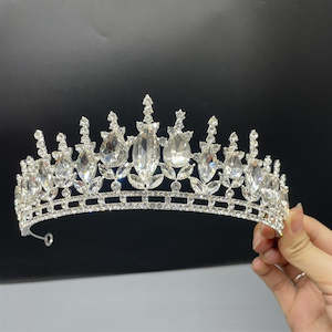 Brides Crown: Regal Crystal Bridal Crown - Sparkling Royalty