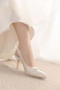 Designer Shoes: Draped Pointed Lady Shoes