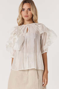 H L: Fate+Becker Celeste Ruffled Blouse 17708TWFA - Ivory