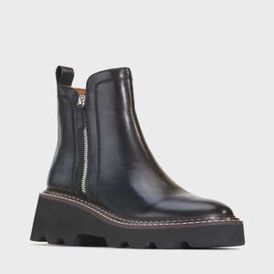 Eos Shoes: EOS Bae Leather Boot - Black