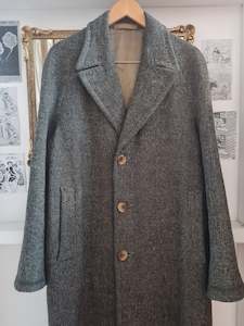 Early 20th Century: Coat, 1940s Raglan