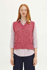 Knitted Twisted Yarn Vest - Red