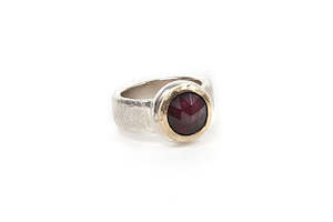 Rings: Gold Top Cocktail Ring - Garnet