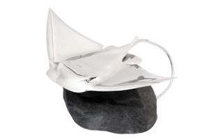 Flying Stingray – Darren Wise Stainless Sculptor www.darrenwise.co.nz