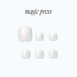 Pedicure: [MUTE] MAGIC PRESS PEDI - WHITE FUDGE