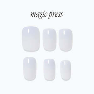 Colour Series: [AIRY] MAGIC PRESS NAIL - AIRY BLUE (REGULAR ROUND)