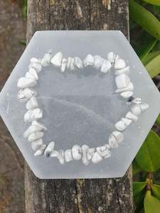 Howlite Crystal Chip Bracelet 