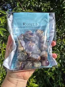 Chevron Amethyst Large Runes Set