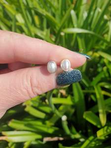 Earrings: Pearl | Polished Sterling Silver Stud Earrings Oval 8mm