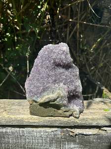 Amethyst: Amethyst Flat Base G 2.4kgs