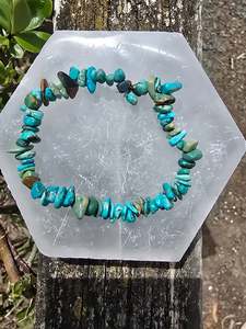Jewellery: Turquoise Crystal Chip Bracelet