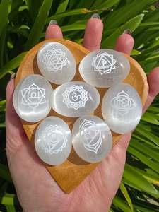 Palmstones: Selenite Chakra Mini Palm Stone Set x7
