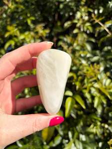 Crystals: Quartz Tumbled Stone Large C