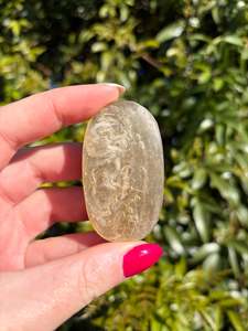 Golden Mica Palm Stone E