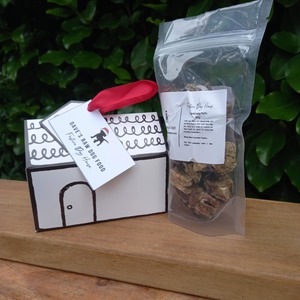 Daves Festive Collection: Festive Doghouse