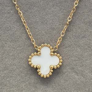Necklace: NC12