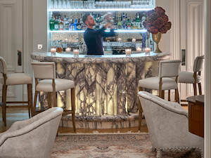 Home Bar: Classic Curvy Bar