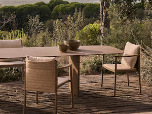 Lucca dining table