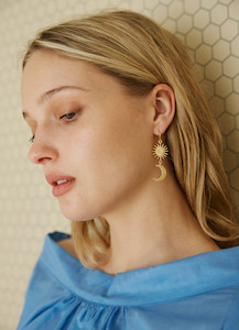 CP X DM COLAB - VICTORIOUS EARRINGS GOLD