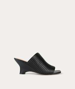 Mules: Caballo Mule - Black Pleated