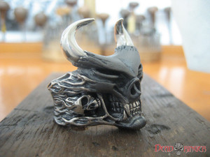 Products: Speed Demon Skull Ring deadringerjewelry