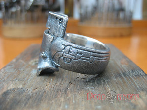 Products: Ned Kelly Skull Ring deadringerjewelry