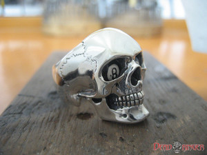 Products: Crazy 8-Ball Skull Ring deadringerjewelry
