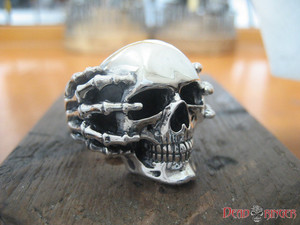 Products: Deathgrip Skull Ring deadringerjewelry