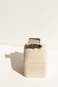 Signet Collection: Grande Rectangle Signet