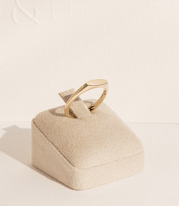 Petite Elongated Oval