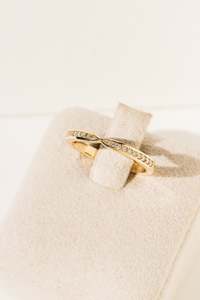 All Rings 1: Vintage Pinch Ring - 18ct