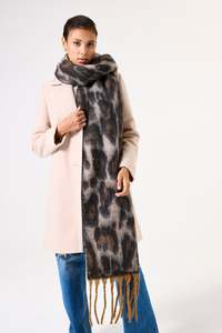 Gift: Garcia I50334 Scarf Almond