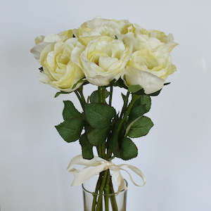Rose Flower Bouquet - 7 heads full bud - Cream White