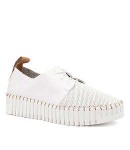 New Arrivals: Django and Juliette Batu - White/Tan