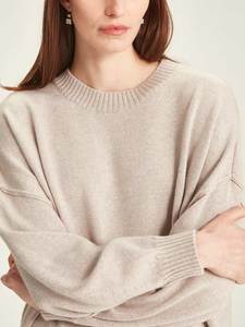 Knitwear: Caroline Sills Koli Weekender