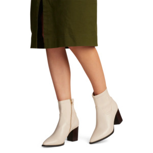 Kathryn Wilson: Kathryn Wilson Gabby Boot Cream Calf