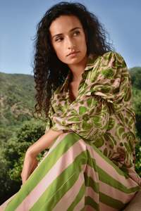 Cooper: Cooper Pleat and Greet Top