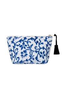 Curate Kiss + MakeUp