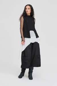 Knitwear: Taylor Between Vest