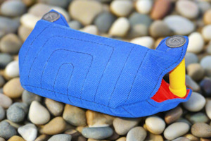 French Linen Hard Wearing: Bite Wedge with Hidden Handles