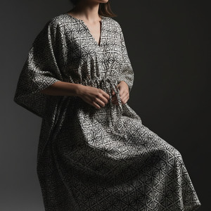 Clothing: Kaftan - Tribal - Black / White -one size