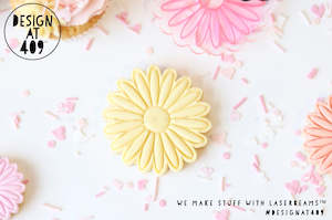 Daisy 2 Stamp & Cutter