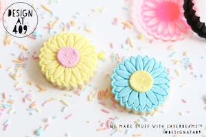 Mothers Day Stamps With Cutters: Small Daisy 1 Embossing Stamp & Cutter