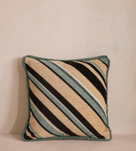 Furniture: CLEVE SQUARE CUSHION