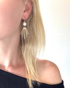 Jewellery: comets - pearls - gold